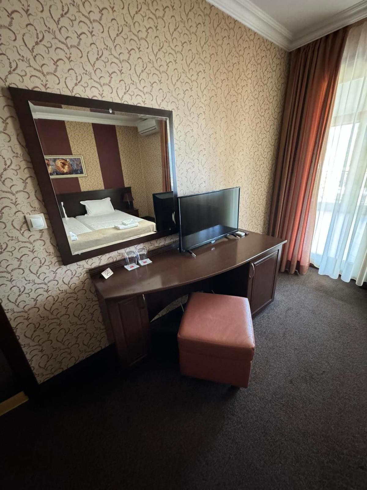 Hotel-Restaurant Almond Karlovo Dış mekan fotoğraf