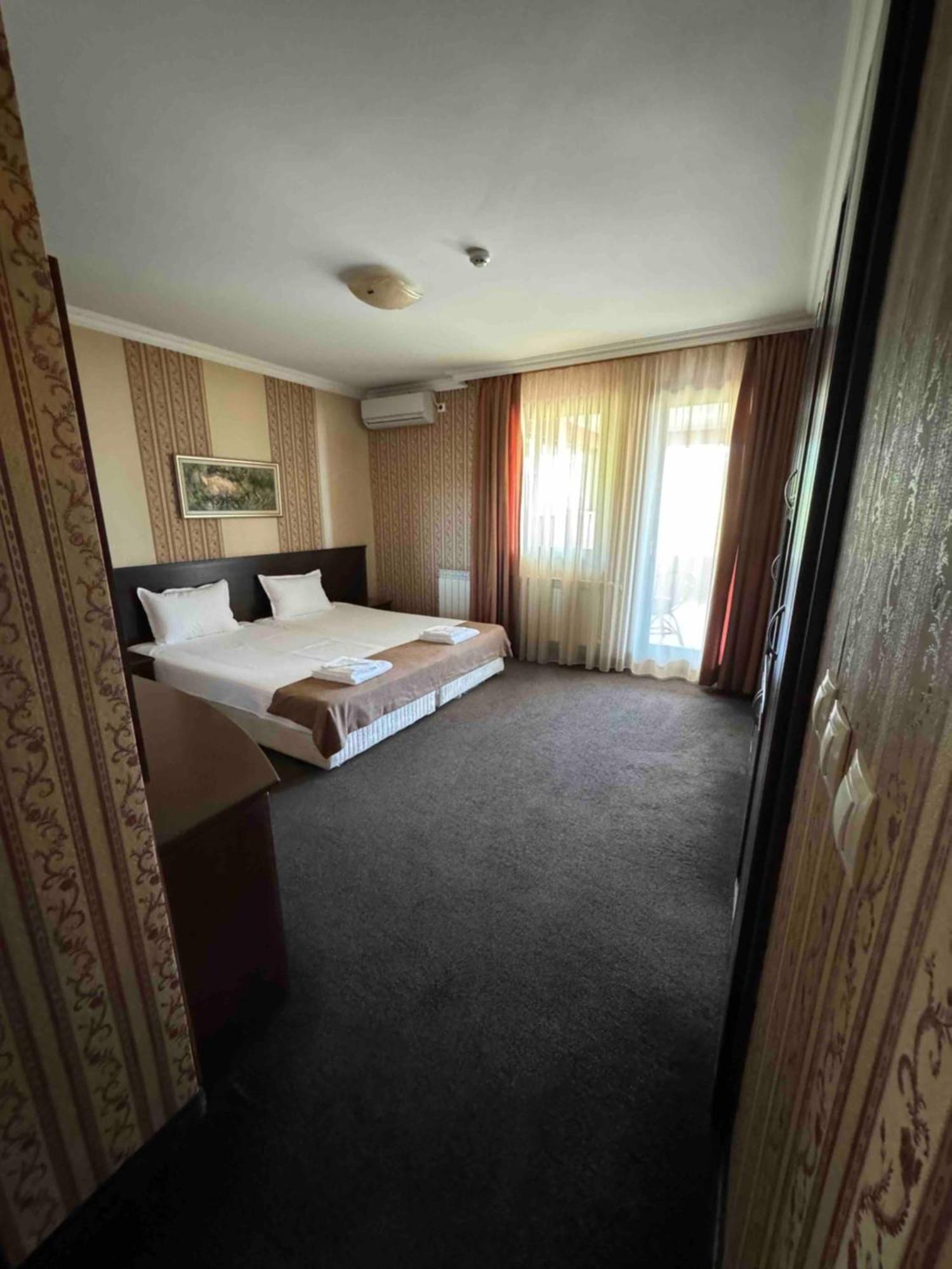 Hotel-Restaurant Almond Karlovo Dış mekan fotoğraf