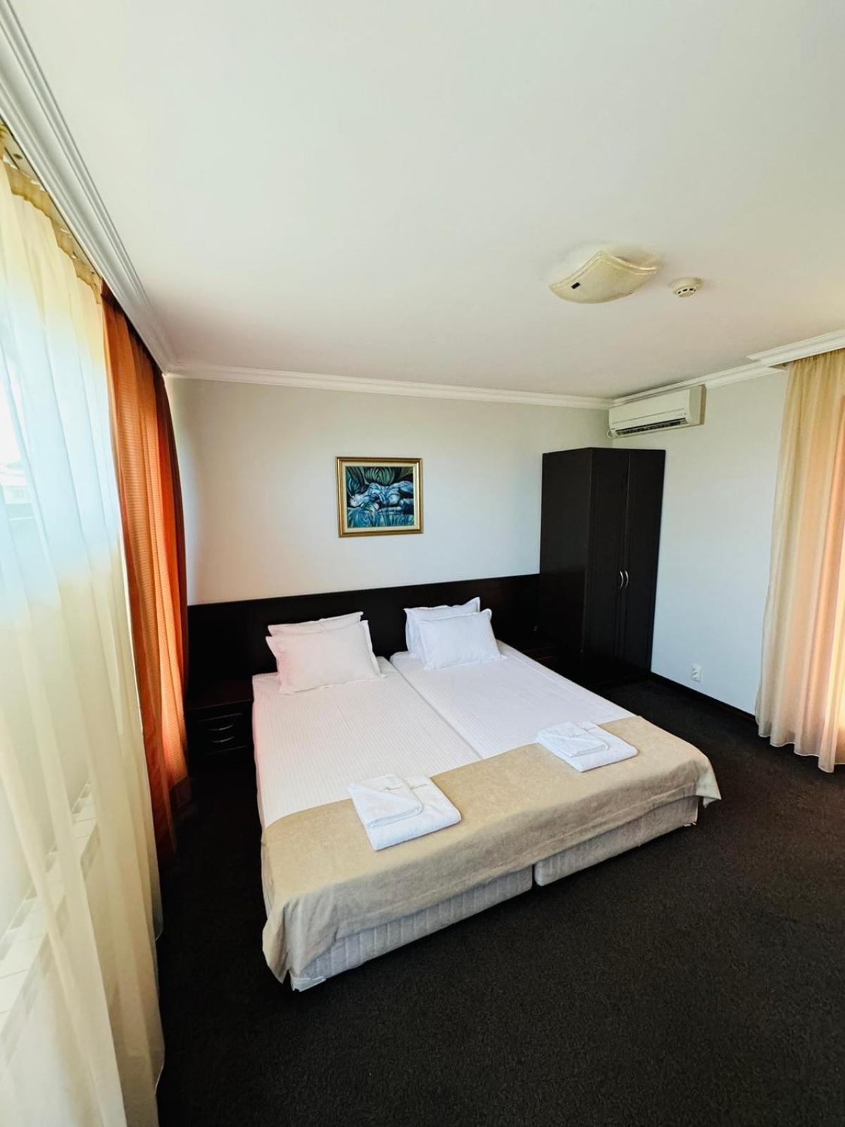Hotel-Restaurant Almond Karlovo Dış mekan fotoğraf