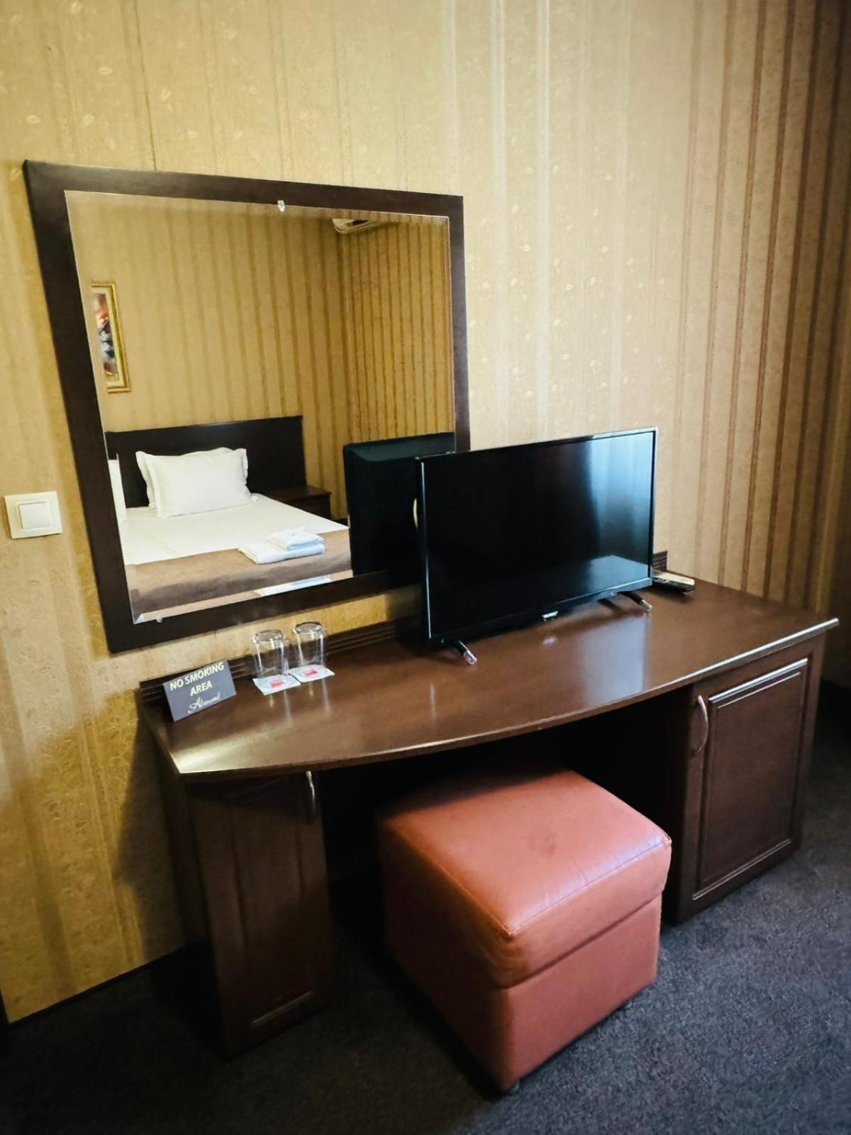 Hotel-Restaurant Almond Karlovo Dış mekan fotoğraf