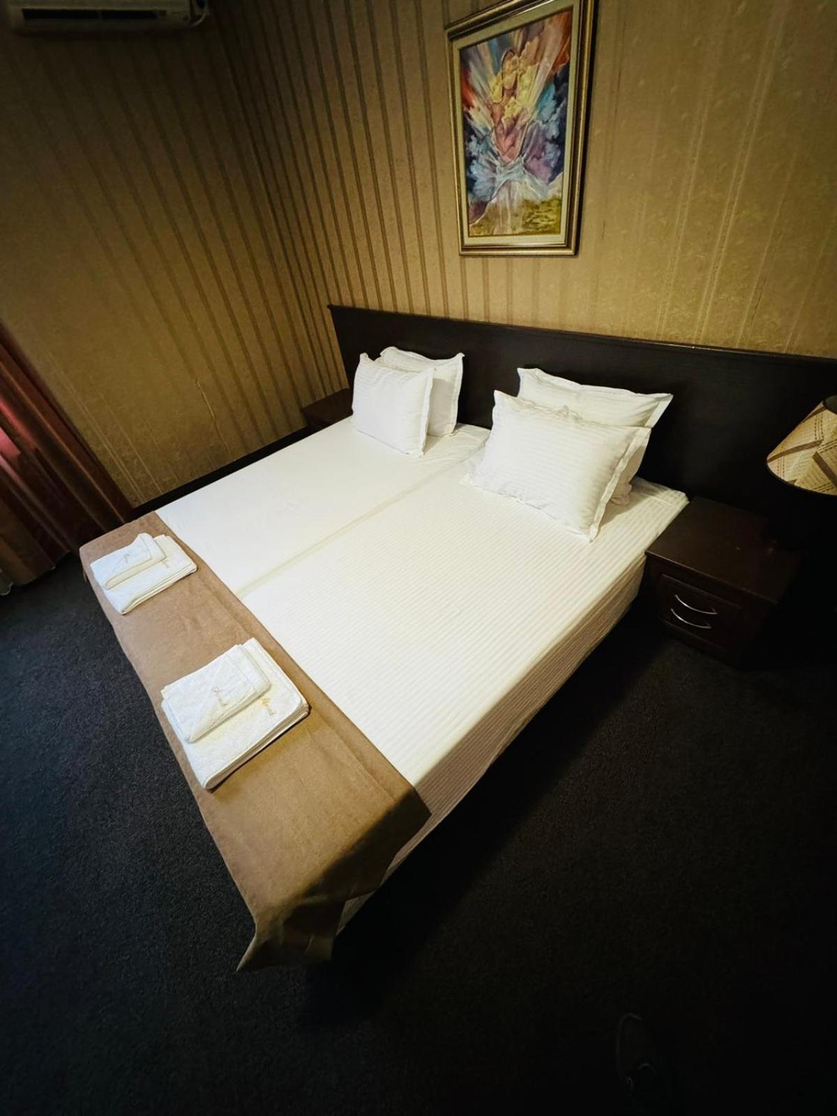 Hotel-Restaurant Almond Karlovo Dış mekan fotoğraf