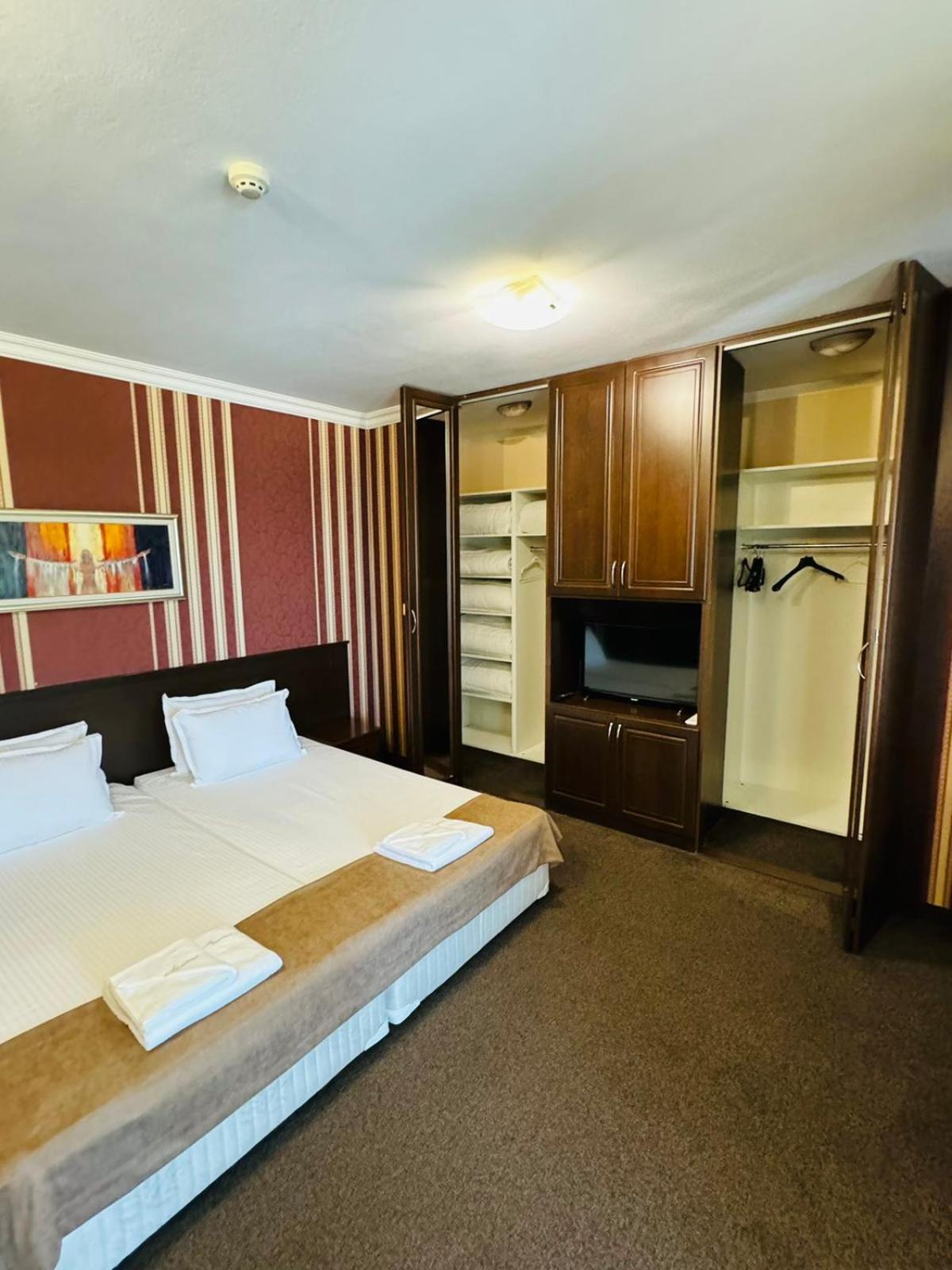 Hotel-Restaurant Almond Karlovo Dış mekan fotoğraf