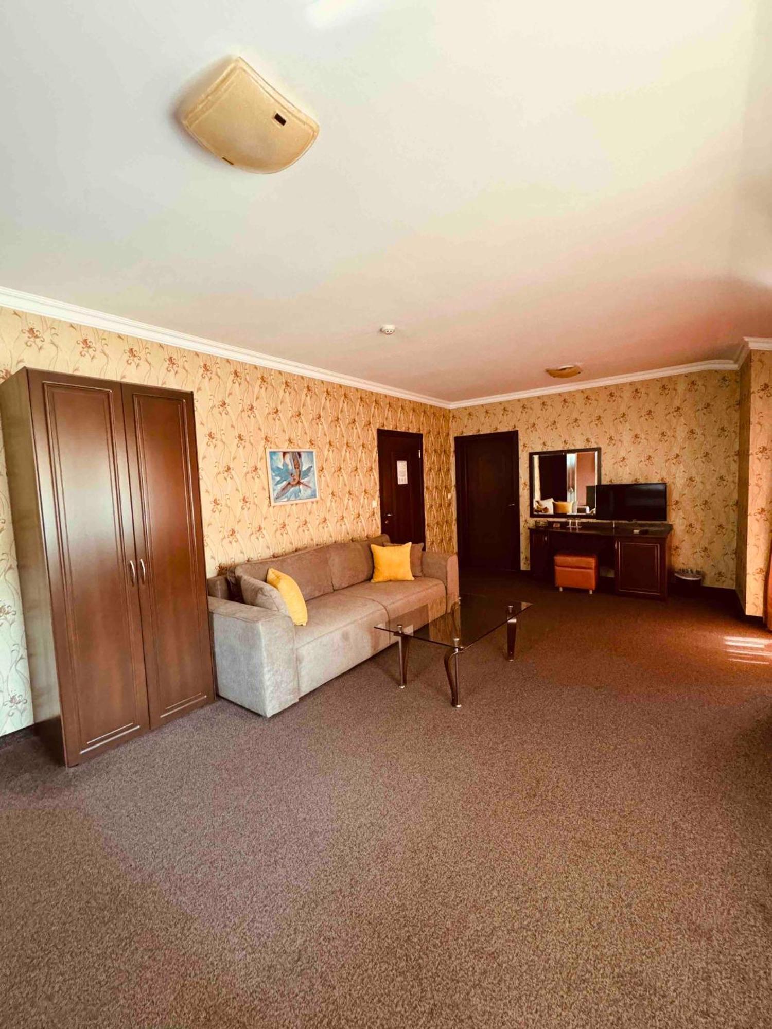 Hotel-Restaurant Almond Karlovo Dış mekan fotoğraf