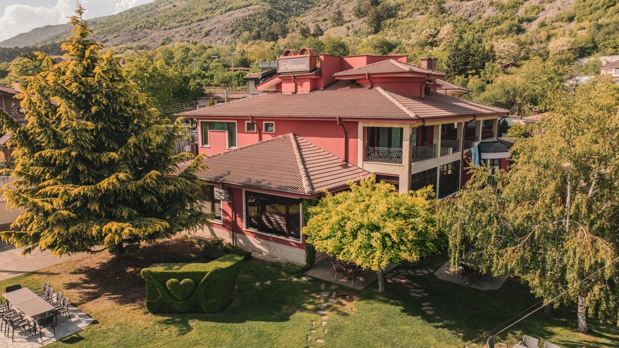 Hotel-Restaurant Almond Karlovo Dış mekan fotoğraf