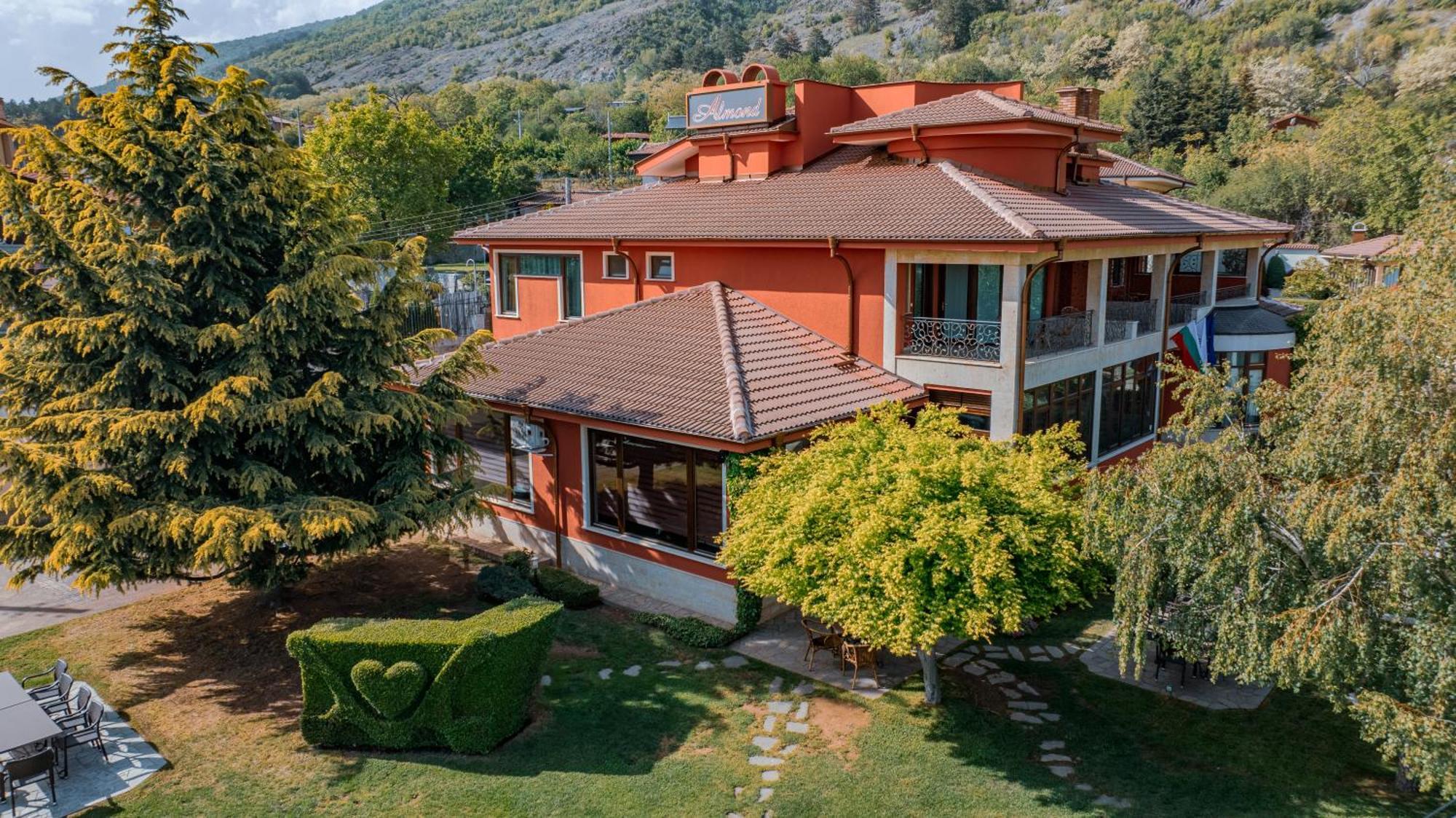 Hotel-Restaurant Almond Karlovo Dış mekan fotoğraf