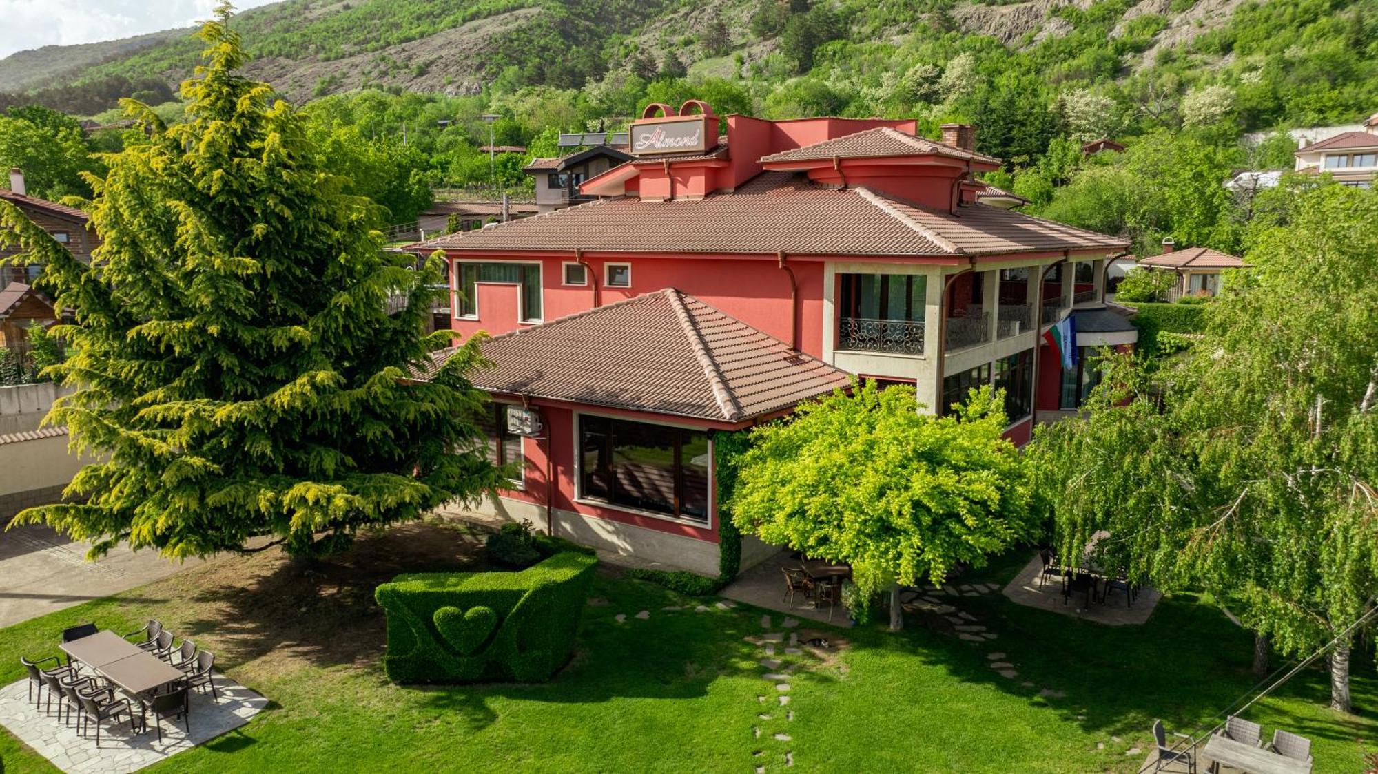 Hotel-Restaurant Almond Karlovo Dış mekan fotoğraf