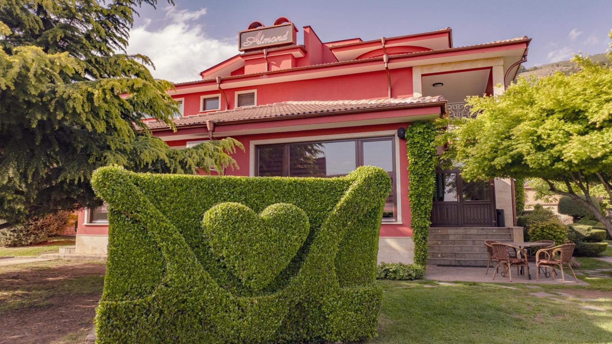 Hotel-Restaurant Almond Karlovo Dış mekan fotoğraf