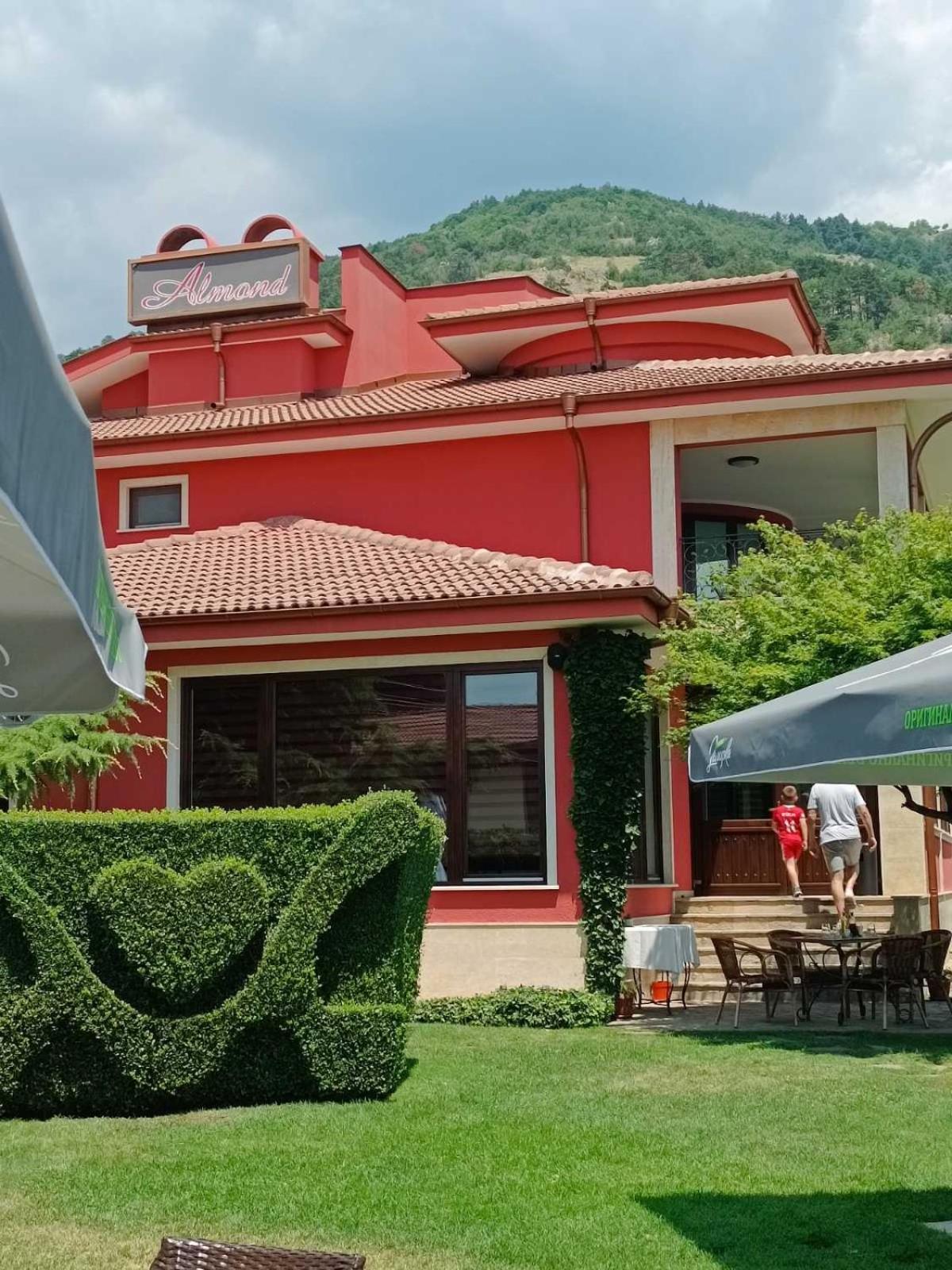 Hotel-Restaurant Almond Karlovo Dış mekan fotoğraf